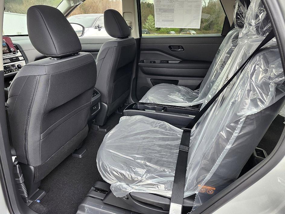 new 2025 Nissan Pathfinder car, priced at $41,660