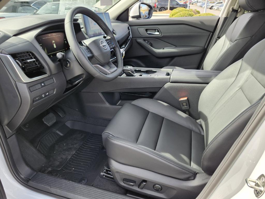 new 2025 Nissan Rogue car, priced at $33,695