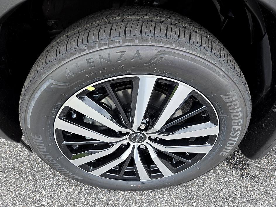 new 2025 Nissan Pathfinder car, priced at $49,667