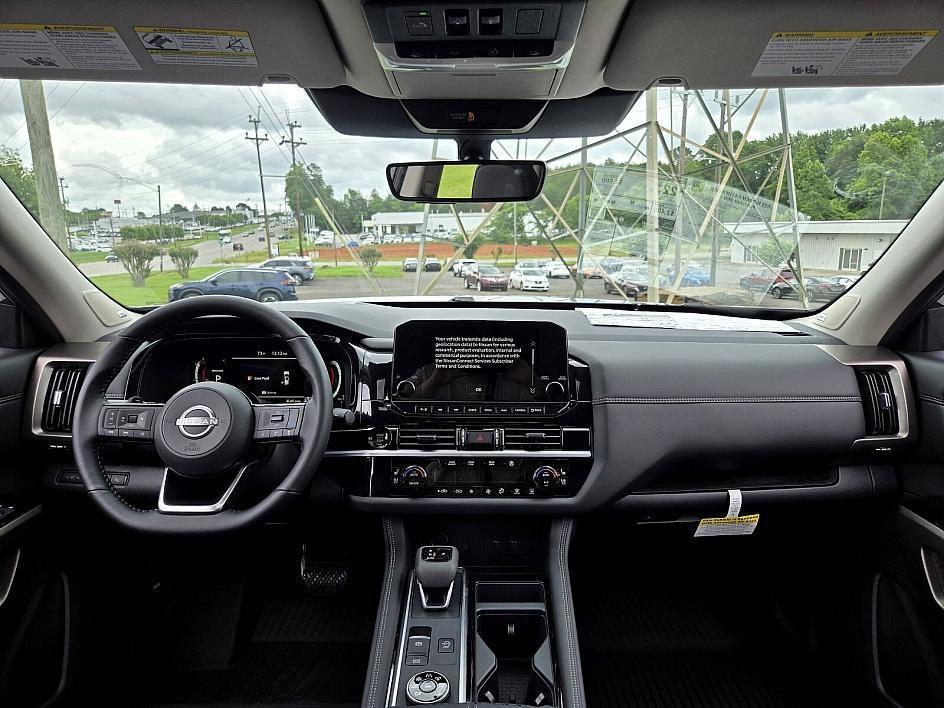 new 2025 Nissan Pathfinder car, priced at $49,667