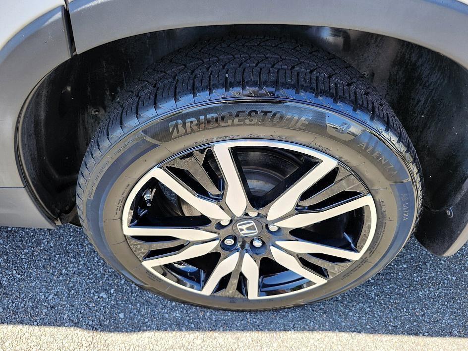 used 2022 Honda Pilot car, priced at $31,999