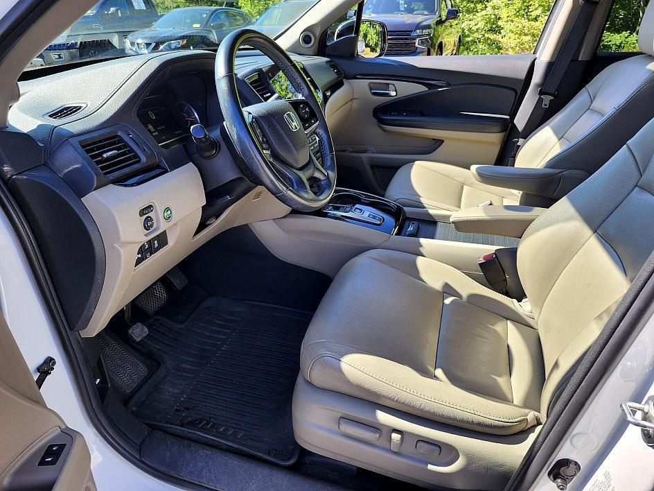 used 2022 Honda Pilot car, priced at $31,999