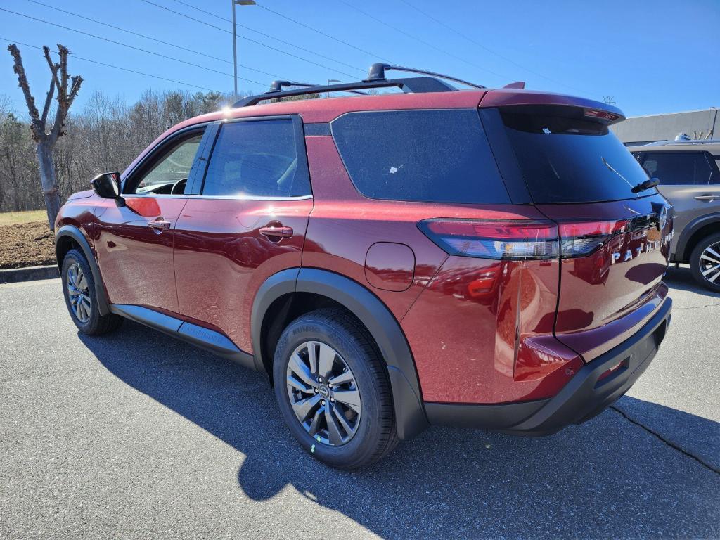 new 2025 Nissan Pathfinder car, priced at $40,335