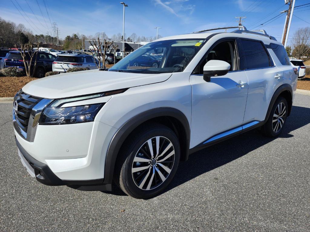 new 2025 Nissan Pathfinder car, priced at $51,280