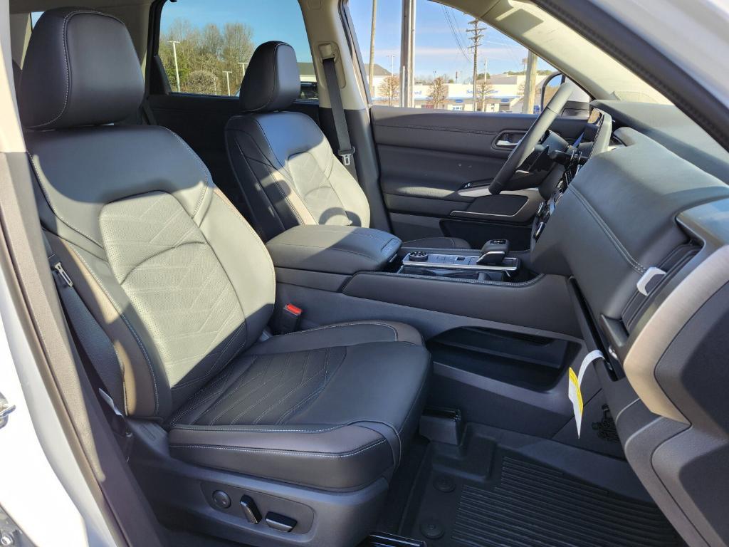 new 2025 Nissan Pathfinder car, priced at $49,530