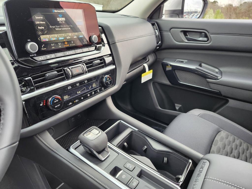 new 2025 Nissan Pathfinder car, priced at $39,160