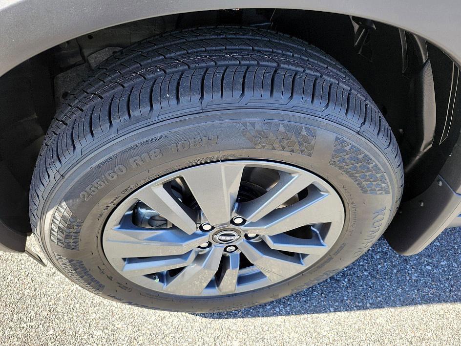 new 2025 Nissan Pathfinder car, priced at $39,145