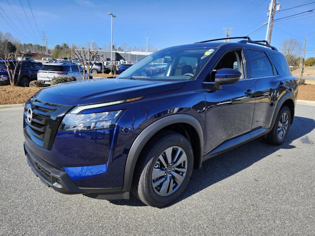 new 2025 Nissan Pathfinder car, priced at $40,395