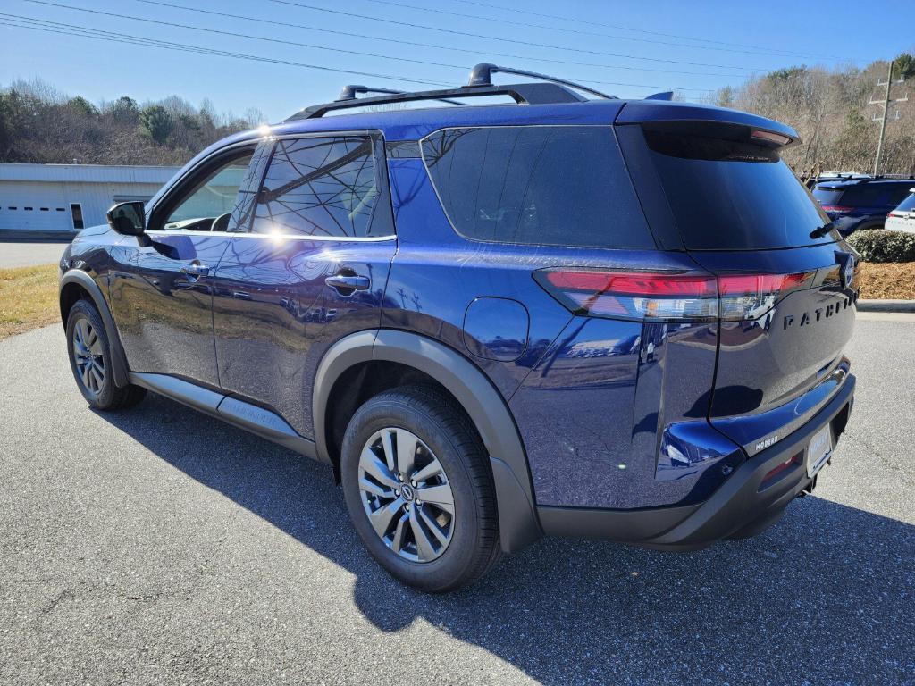 new 2025 Nissan Pathfinder car, priced at $40,395