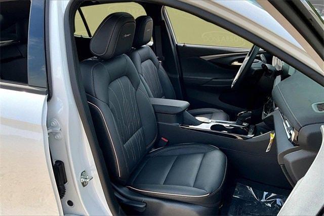 new 2025 Buick Envista car, priced at $32,984