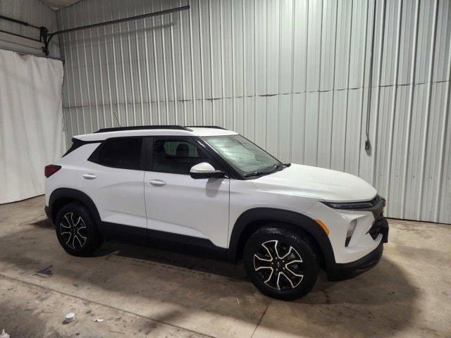 new 2025 Chevrolet TrailBlazer car, priced at $28,029