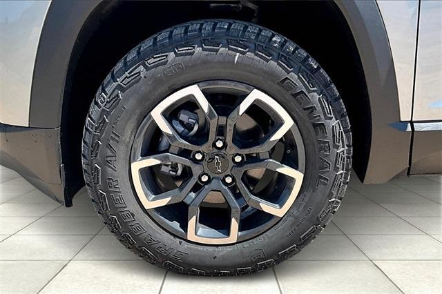 new 2025 Chevrolet Equinox car, priced at $35,737