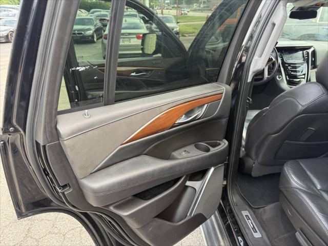 used 2020 Cadillac Escalade car, priced at $29,995