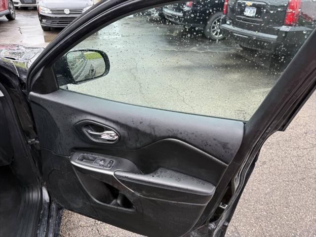 used 2020 Jeep Cherokee car, priced at $13,995