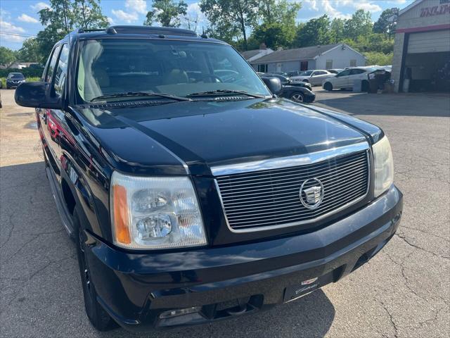 used 2005 Cadillac Escalade EXT car, priced at $8,495