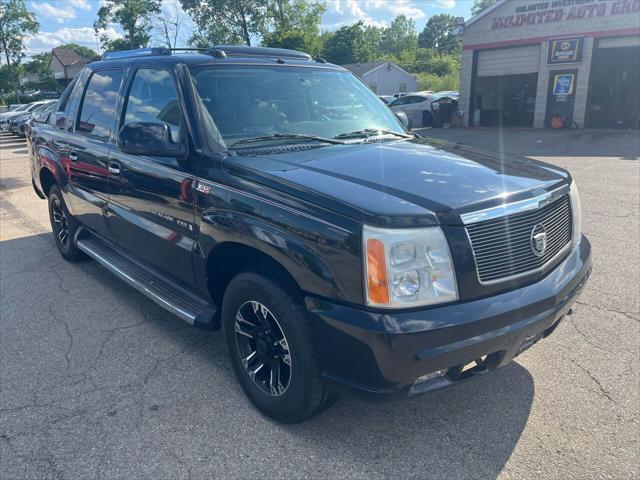 used 2005 Cadillac Escalade EXT car, priced at $8,495