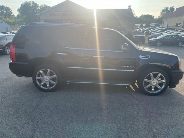 used 2014 Cadillac Escalade car, priced at $10,995