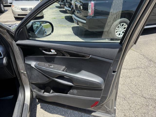 used 2016 Kia Sorento car, priced at $9,495