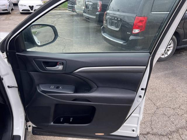 used 2017 Toyota Highlander car, priced at $18,995