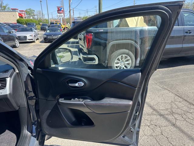 used 2017 Jeep Cherokee car, priced at $12,995