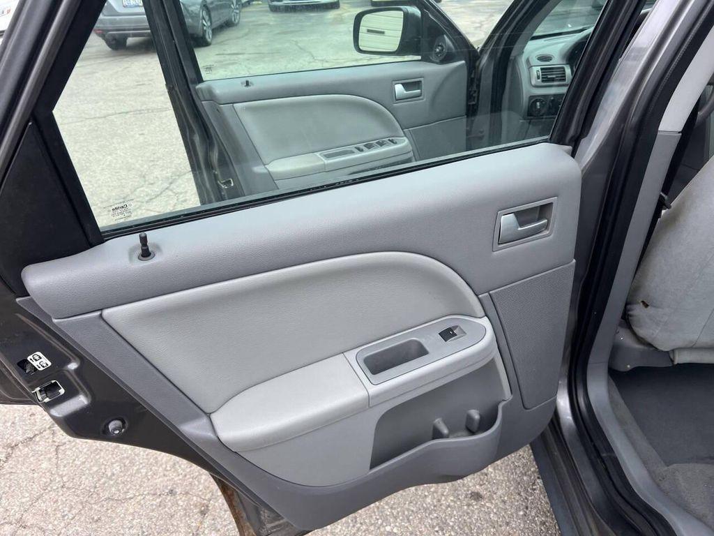 used 2005 Ford Five Hundred car, priced at $3,995