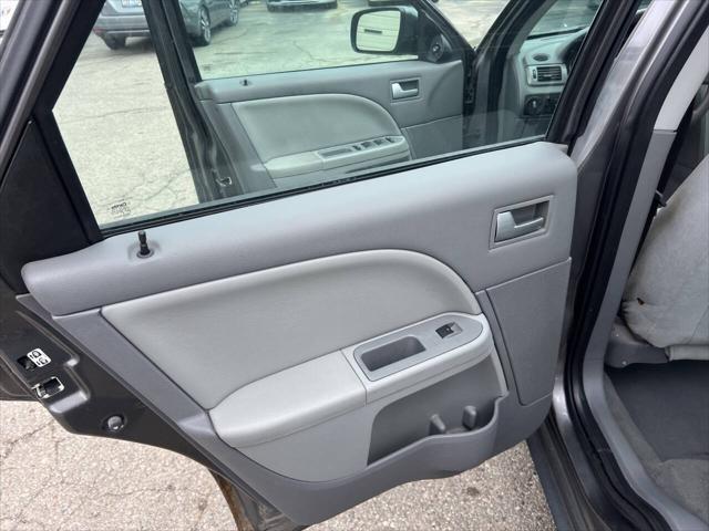 used 2005 Ford Five Hundred car, priced at $4,995