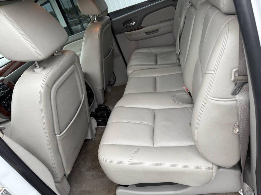 used 2009 Chevrolet Avalanche car, priced at $7,495