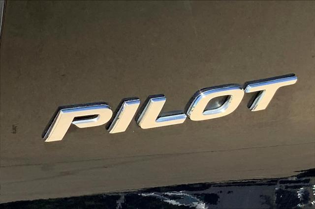 used 2022 Honda Pilot car, priced at $27,490