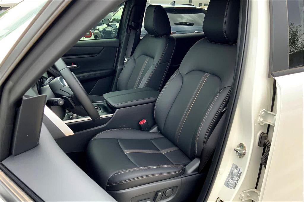 new 2025 Mazda CX-90 car, priced at $40,095