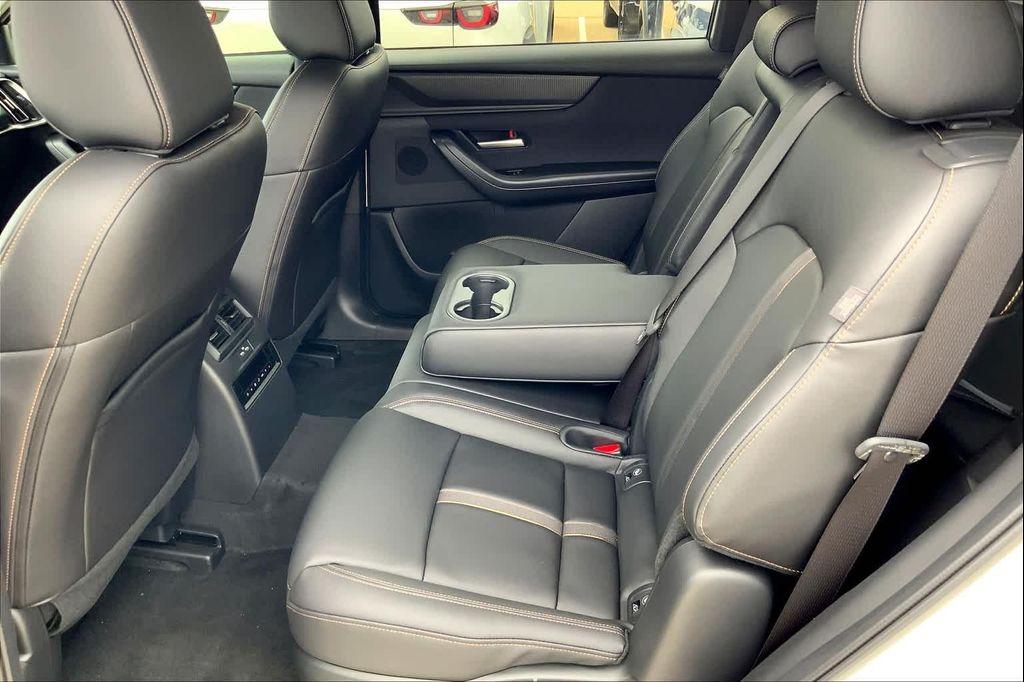 new 2025 Mazda CX-90 car, priced at $40,095