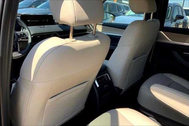 new 2025 Mazda CX-90 car, priced at $43,695