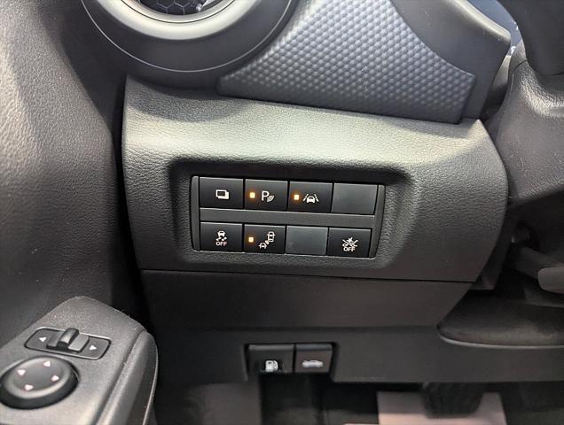 new 2025 Nissan Kicks car, priced at $23,850