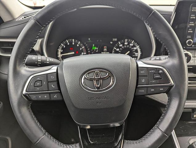 used 2021 Toyota Highlander car, priced at $34,998