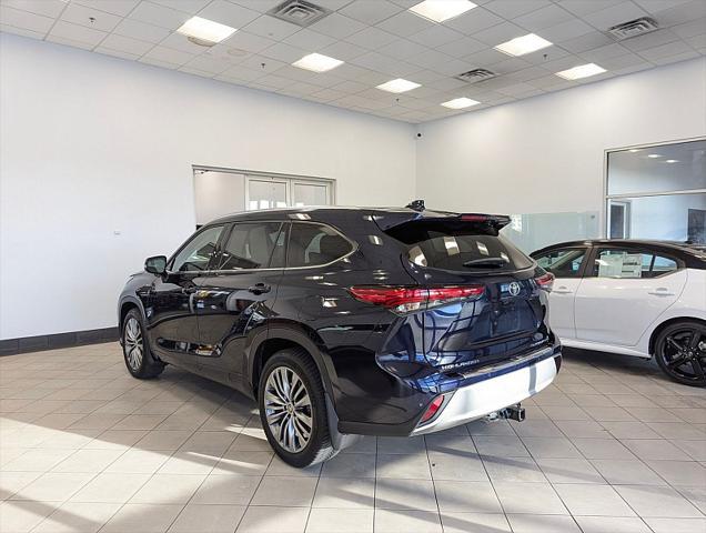 used 2020 Toyota Highlander car, priced at $35,399