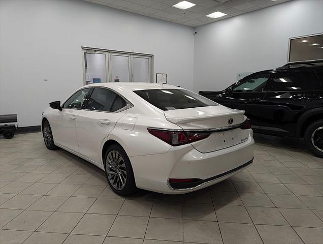 used 2024 Lexus ES 300h car, priced at $47,499