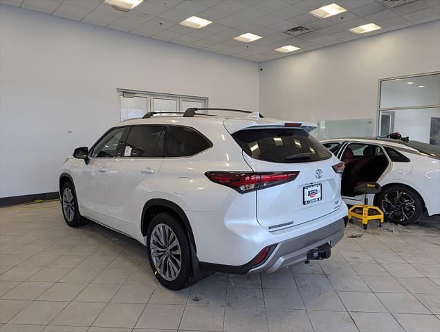 new 2025 Toyota Highlander car, priced at $56,274