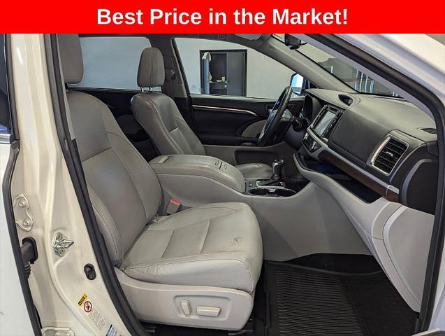 used 2016 Toyota Highlander car, priced at $19,284