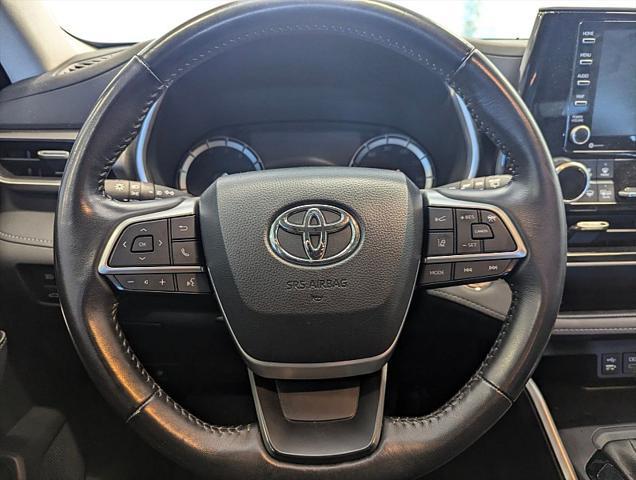 used 2022 Toyota Highlander car, priced at $35,598