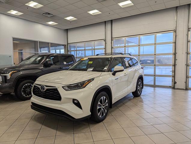 used 2021 Toyota Highlander Hybrid car, priced at $37,979