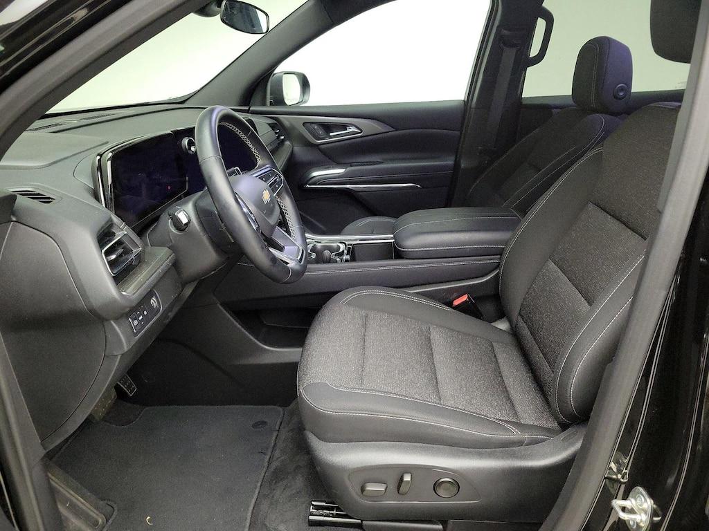 used 2025 Chevrolet Traverse car, priced at $38,998