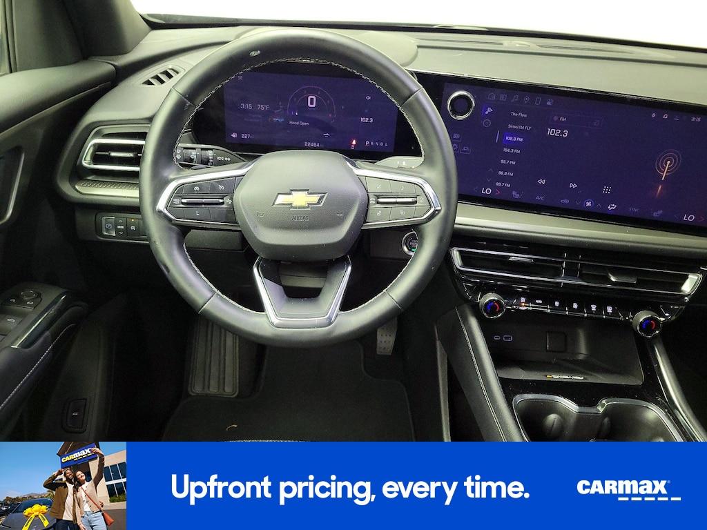 used 2025 Chevrolet Traverse car, priced at $38,998