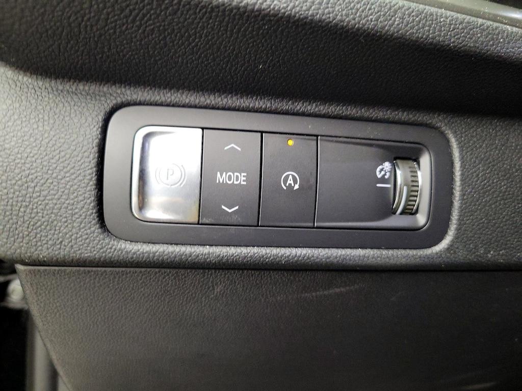 used 2025 Chevrolet Traverse car, priced at $38,998