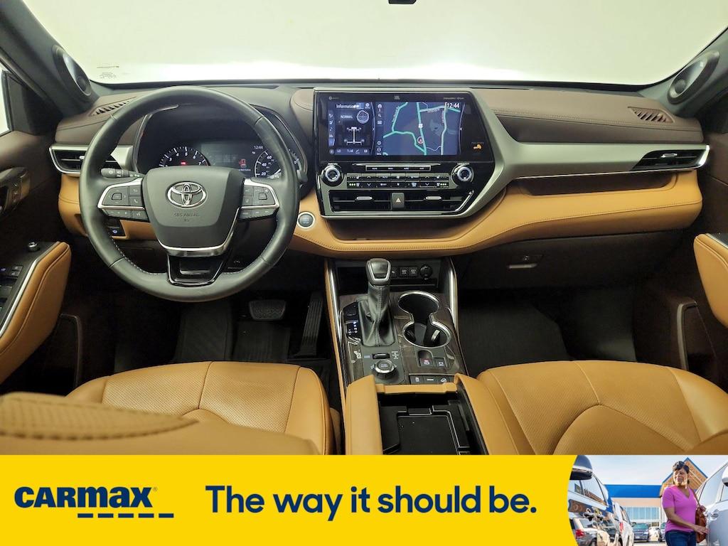 used 2021 Toyota Highlander car, priced at $42,998