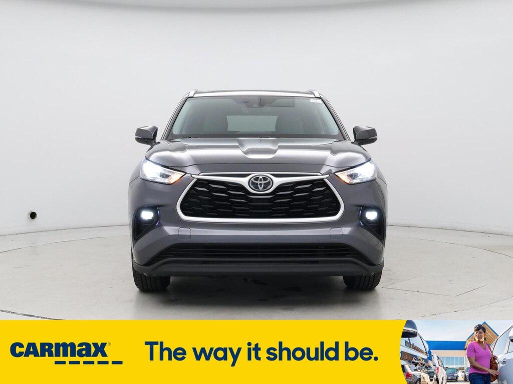 used 2020 Toyota Highlander car, priced at $33,998
