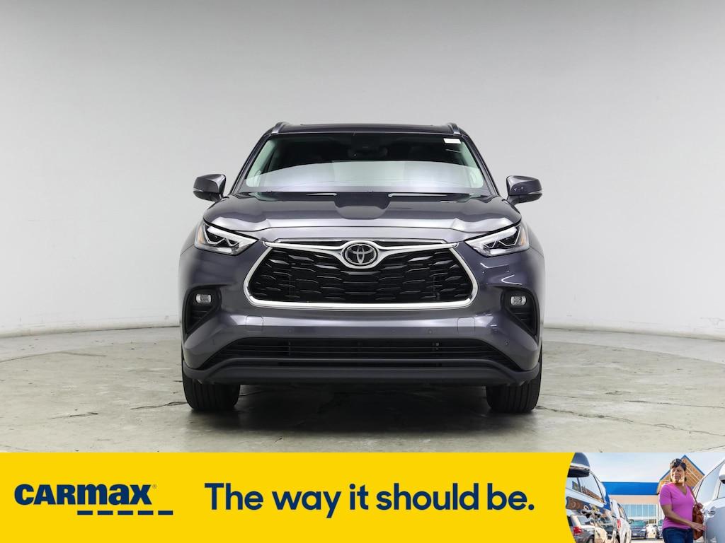 used 2024 Toyota Highlander car, priced at $49,998