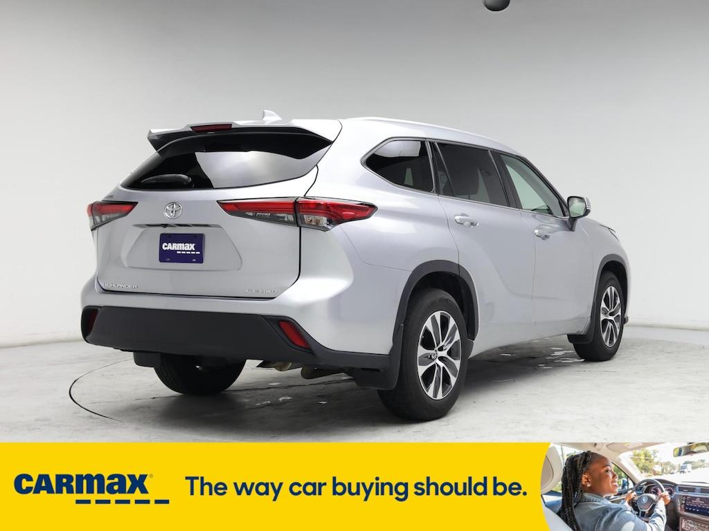 used 2022 Toyota Highlander car, priced at $32,998