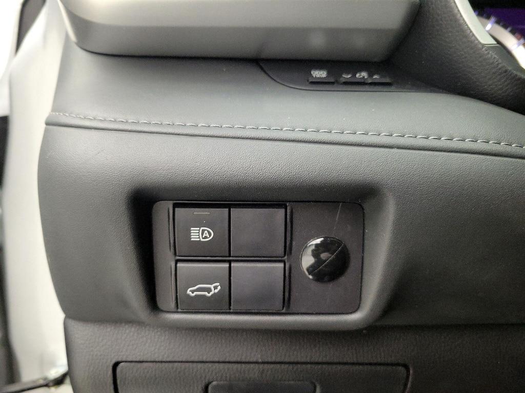 used 2022 Toyota Highlander car, priced at $32,998