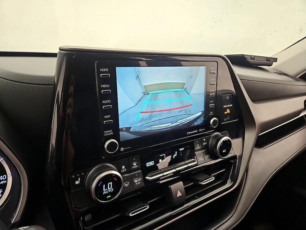 used 2022 Toyota Highlander car, priced at $37,998