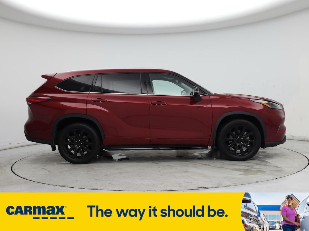 used 2022 Toyota Highlander car, priced at $37,998
