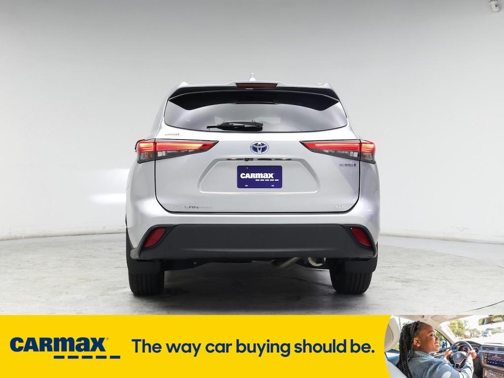 used 2023 Toyota Highlander Hybrid car, priced at $41,998